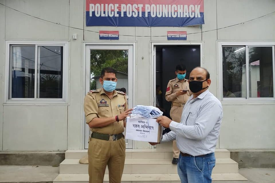 YPF Team Jammu handed over masks to Police department and Red Cross Society