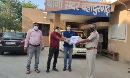 YPF Team Bahadurgarh distributed washable masks to Police Administration