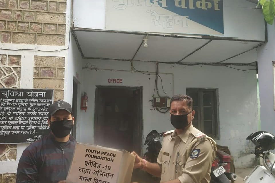 Mask distribution to SHO by YPF Kangra Team