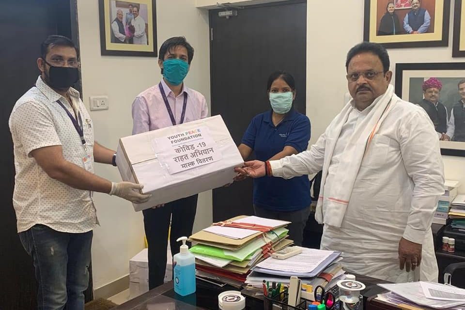 YPF Team distributed Masks to Rajasthan Health Minister