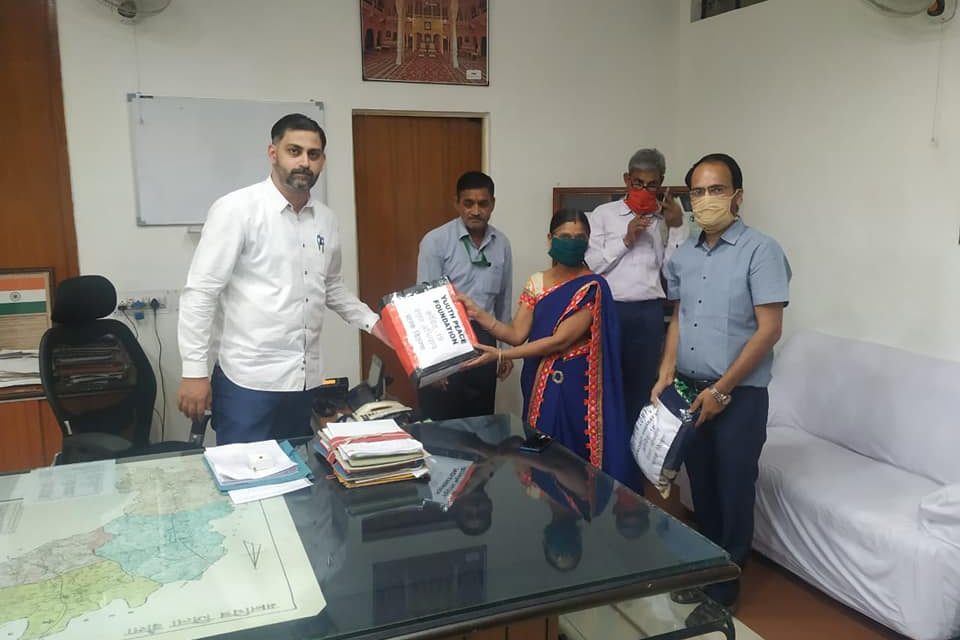 YPF Team distributed masks in Bandikui, Rajasthan